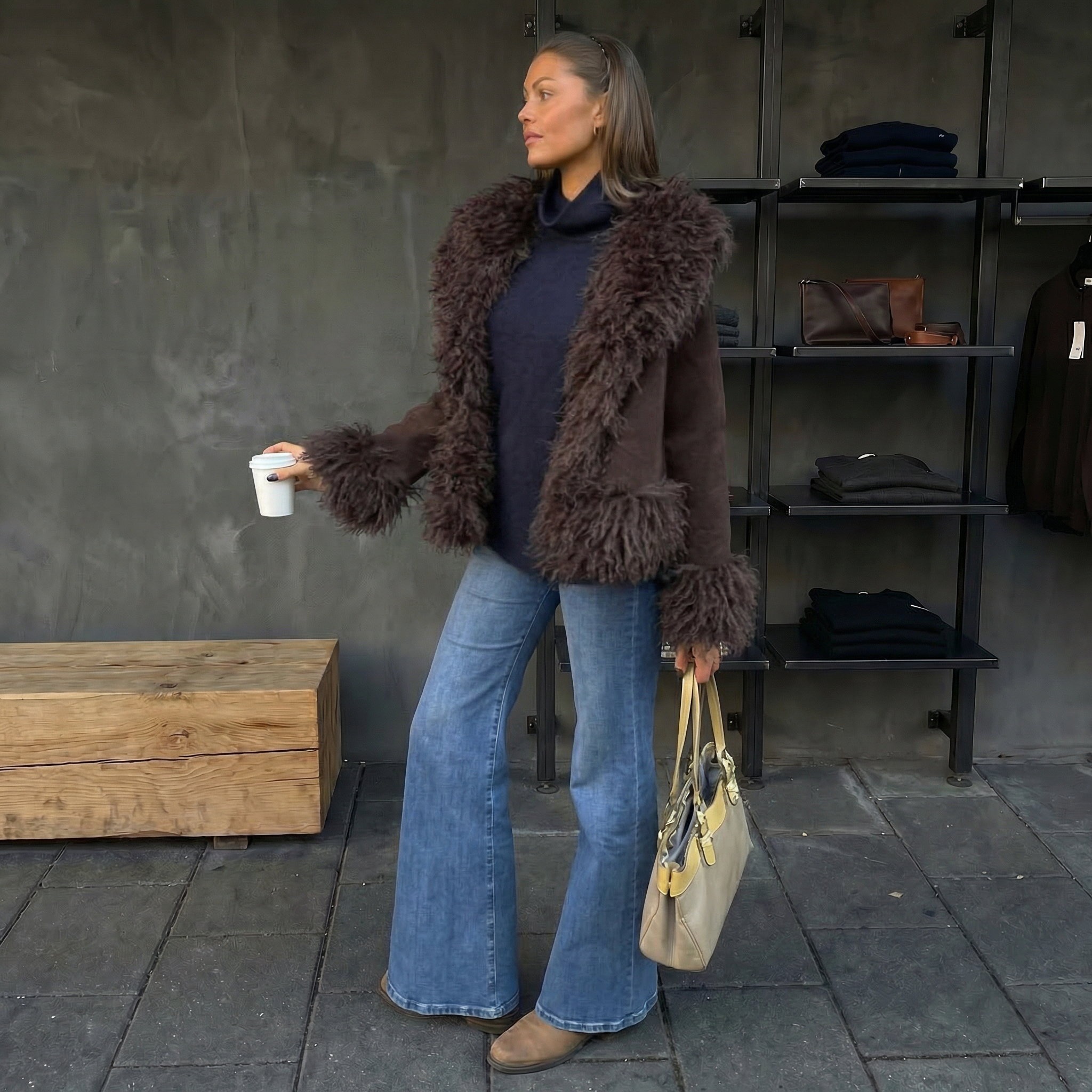 KIM'S | WOMEN'S COAT | OVERSIZED | TRIM DETAIL